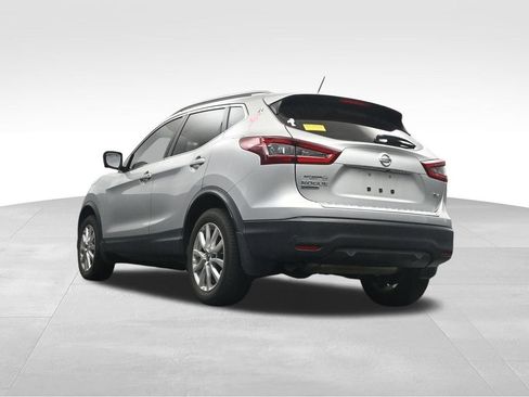 Used 2022 Nissan Rogue Sport SV w/ Technology Package FWD image 13