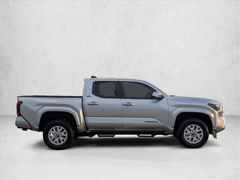Used 2025 Toyota Tacoma SR5 image 4