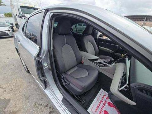 Used 2022 Toyota Camry LE FWD image 4