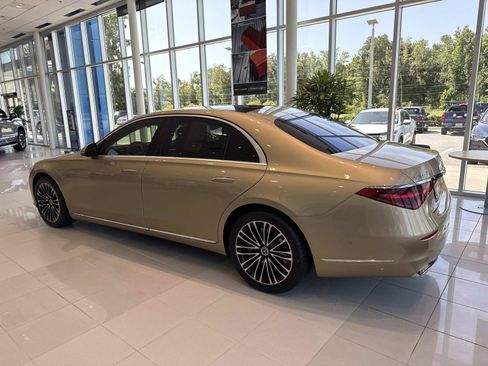 Used 2025 Mercedes-Benz S 500 4MATIC image 4