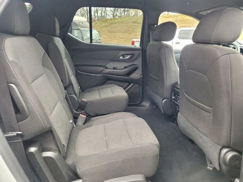Used 2023 Chevrolet Traverse LT image 16