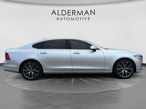 Used 2018 Volvo S90 T5 Momentum w/ Convenience Package FWD image 7