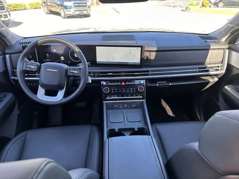 Used 2025 Hyundai Santa Fe Limited image 19