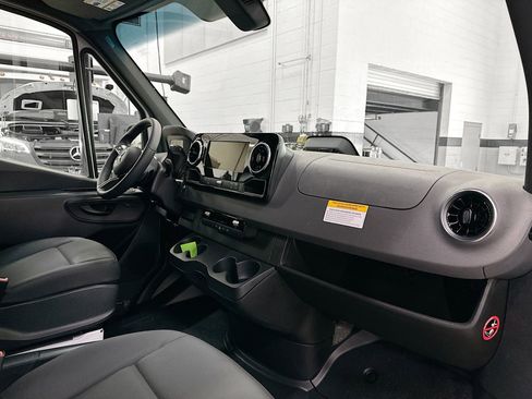 New 2026 Mercedes-Benz Sprinter 2500 image 27
