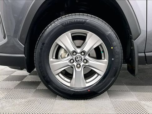 Used 2024 Toyota RAV4 XLE AWD/4WD image 10