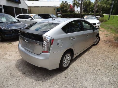 Used 2014 Toyota Prius Plug-In Hybrid image 7