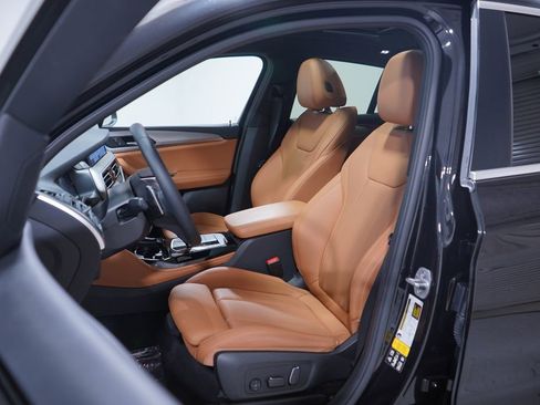 Used 2024 BMW X4 xDrive30i w/ Premium Package image 7