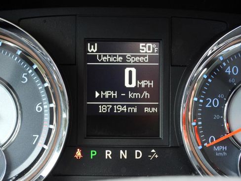 Used 2014 Chrysler Town & Country Touring-L image 49