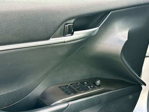 Used 2023 Toyota Camry SE image 17