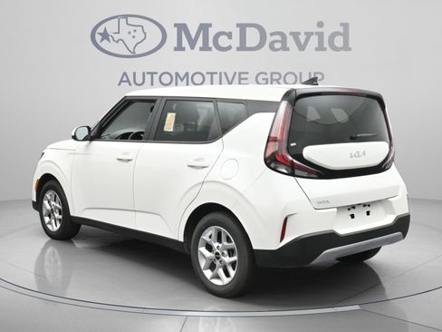 Used 2025 Kia Soul LX FWD image 6