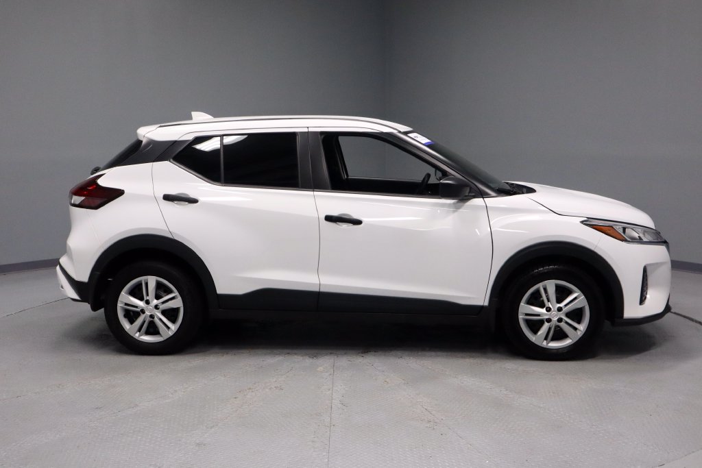 Used 2024 Nissan Kicks S FWD image 11
