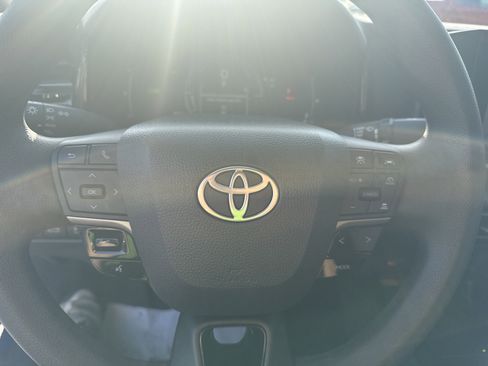 Used 2025 Toyota Camry LE FWD image 17