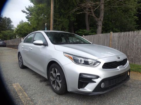 Used 2019 Kia Forte LXS FWD image 6