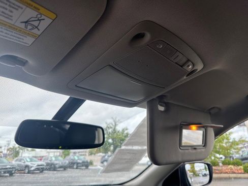 Used 2020 Nissan Pathfinder SV image 13