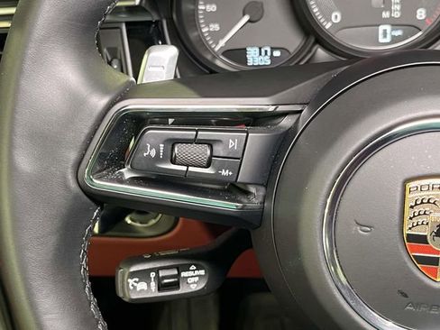 Certified 2025 Porsche Macan AWD/4WD image 37