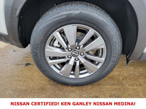 Certified 2025 Nissan Pathfinder SV image 21