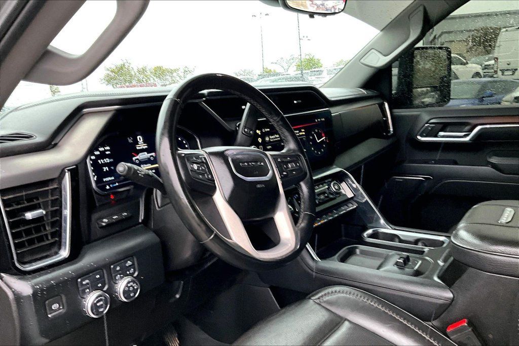 Used 2024 GMC Sierra 2500 Denali w/ Denali Reserve Package AWD/4WD image 13