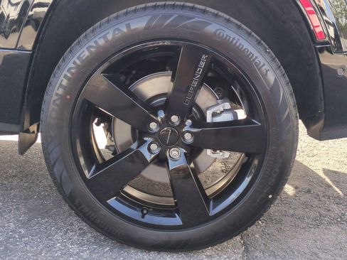 New 2026 Land Rover Defender 130 X-Dynamic SE image 9