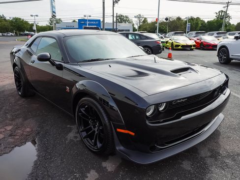 Used 2023 Dodge Challenger R/T Scat Pack RWD image 3