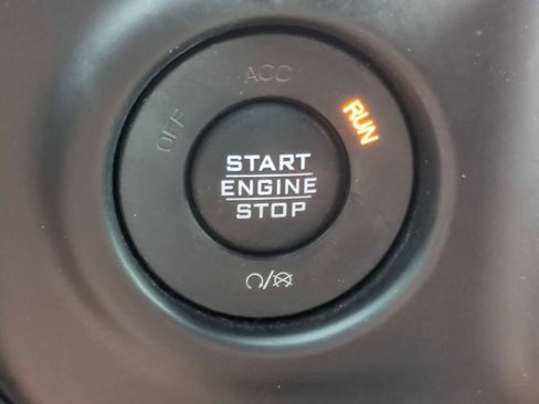 Used 2018 Jeep Wrangler Unlimited Sahara image 17