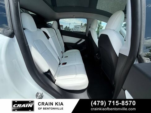 Used 2021 Tesla Model Y Long Range AWD/4WD image 30