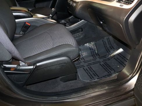 Used 2019 Dodge Journey SE w/ Connectivity Group FWD image 32