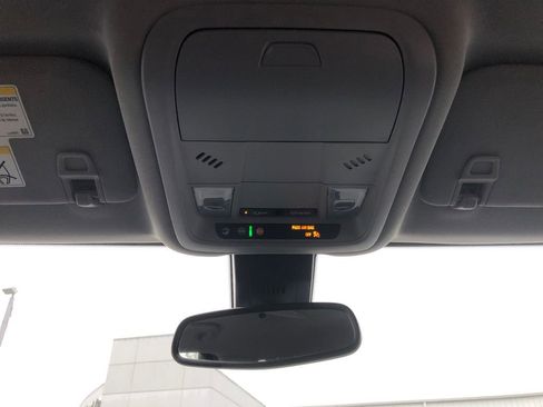 Used 2023 GMC Terrain SLE image 27