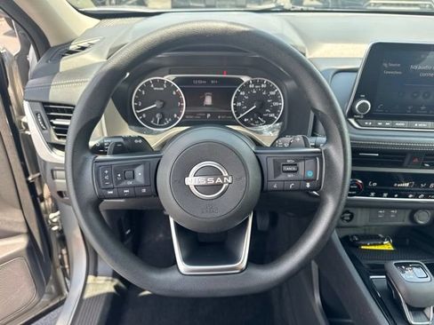 Used 2024 Nissan Rogue SV FWD image 14