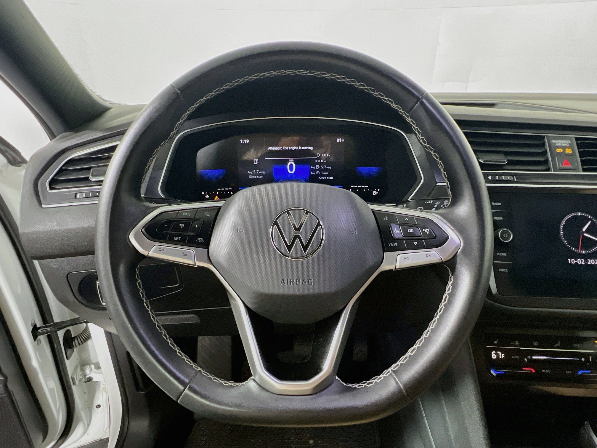 Used 2023 Volkswagen Tiguan SE w/ Panoramic Sunroof Package FWD image 17