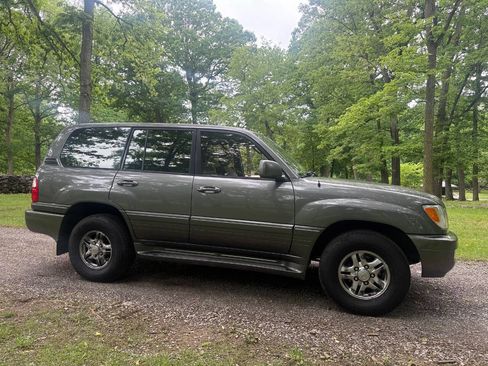 Used 2002 Lexus LX 470 4WD image 2