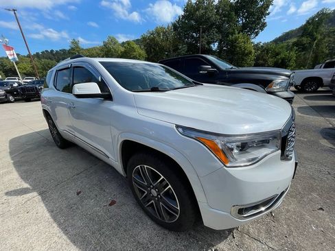 Used 2018 GMC Acadia Denali w/ Technology Package AWD/4WD image 3