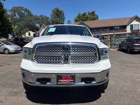 Used 2018 RAM 1500 Laramie w/ Convenience Group AWD/4WD image 4