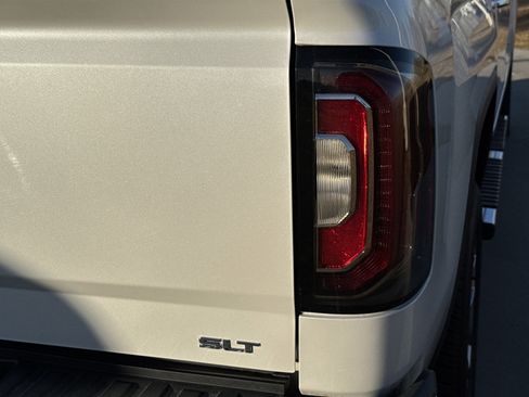 Used 2018 GMC Sierra 1500 SLT image 10