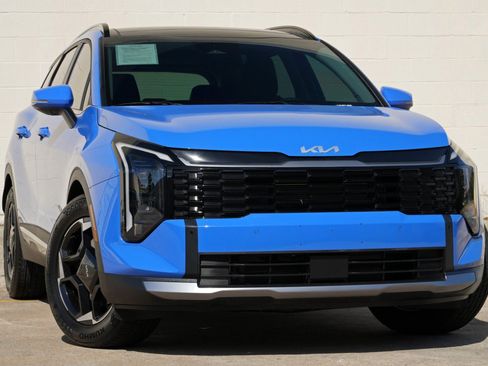 Used 2026 Kia Sportage EX w/ EX Panorama Roof Package FWD image 2