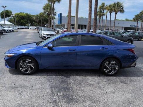 Certified 2024 Hyundai Elantra Limited FWD image 7