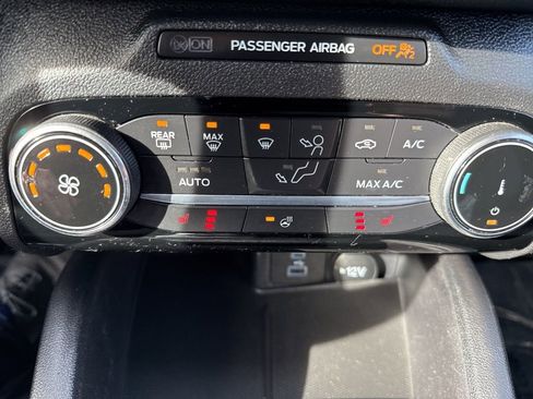 Certified 2022 Ford Escape SE w/ Cold Weather Package image 25