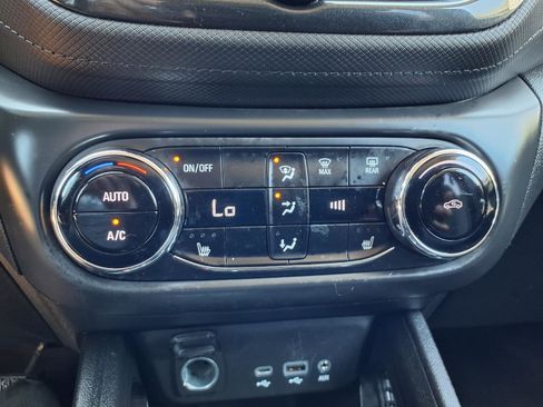 Used 2023 Chevrolet TrailBlazer LT FWD image 9