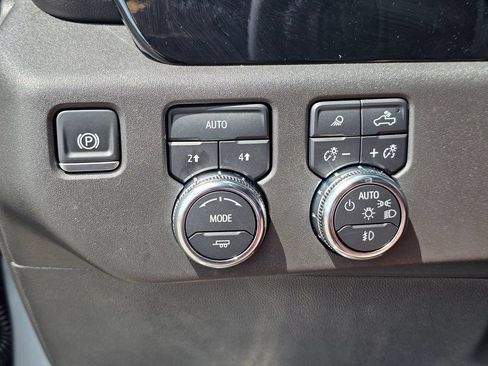 Used 2025 GMC Sierra 1500 SLT AWD/4WD image 24