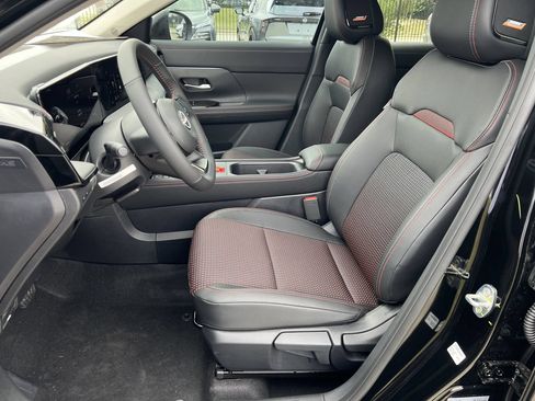 New 2026 Nissan Kicks SR w/ SR Premium Package AWD/4WD image 15