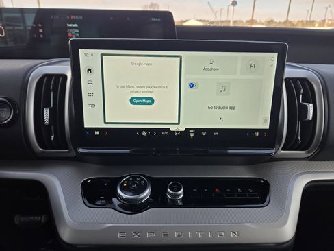 Used 2025 Ford Expedition Active image 23