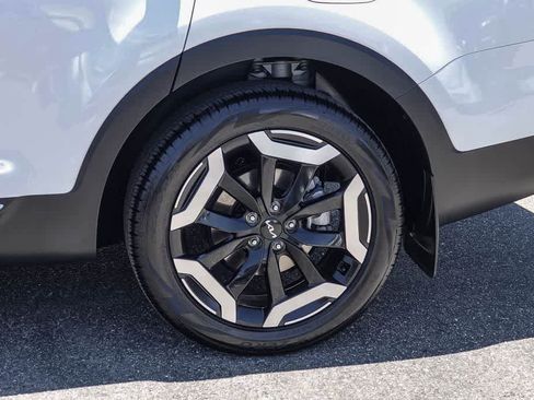Certified 2024 Kia Telluride EX w/ EX Captain's Chair Package AWD/4WD image 10