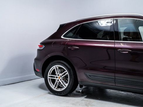 Used 2025 Porsche Macan AWD/4WD image 11