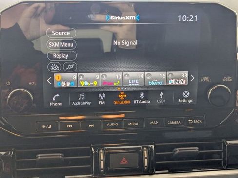 Used 2022 Nissan Pathfinder SL FWD image 19