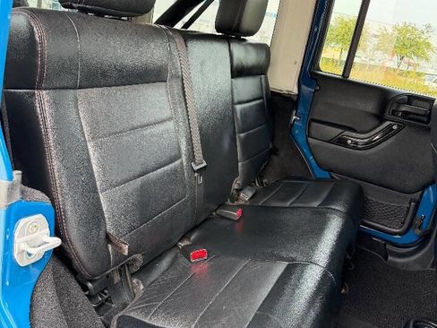 Used 2012 Jeep Wrangler Unlimited Sahara image 11