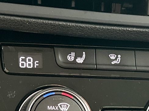 Certified 2021 Volkswagen Jetta SE w/ SE Cold Weather Package FWD image 28