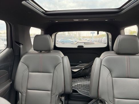 Used 2023 Chevrolet Traverse RS w/ LPO, Floor Liner Package AWD/4WD image 10