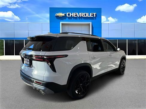 New 2026 Chevrolet Traverse LT w/ LPO, Floor Liner Package image 3