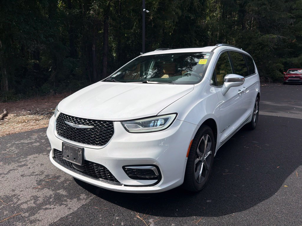 Used 2022 Chrysler Pacifica Pinnacle AWD/4WD image 1