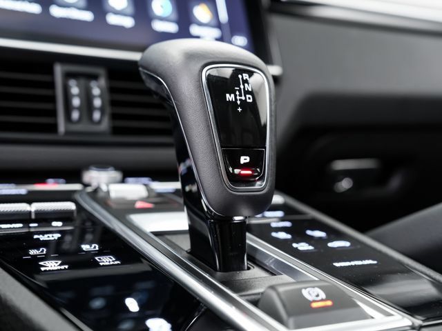 Certified 2023 Porsche Cayenne Platinum Edition AWD/4WD image 23