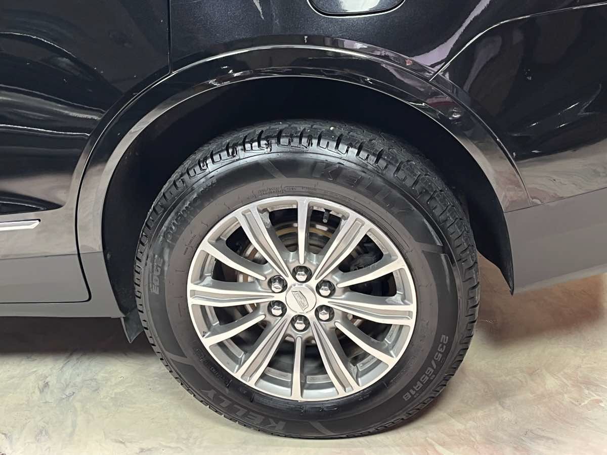 Used 2017 Cadillac XT5 Luxury w/ Driver Awareness Package AWD/4WD image 29